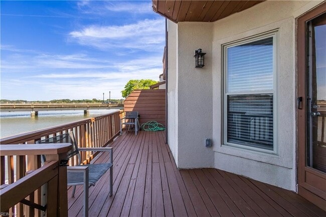 Building Photo - 63 Waters Edge Cir