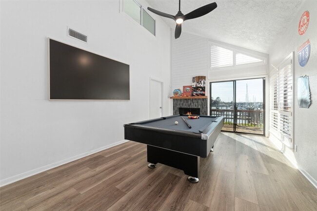 Building Photo - 717 Davis Rd