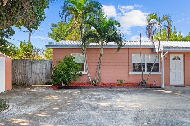 Building Photo - 327 Lee Ave