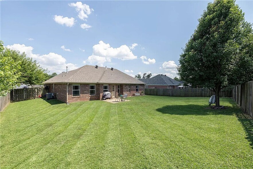 Building Photo - 421 Coopers Wy