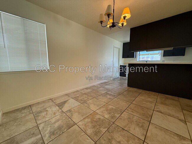 Building Photo - 938 Estrada Ct