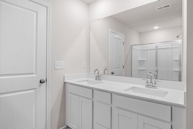 Building Photo - New constructed 5 bed 3 Bath Inman SC