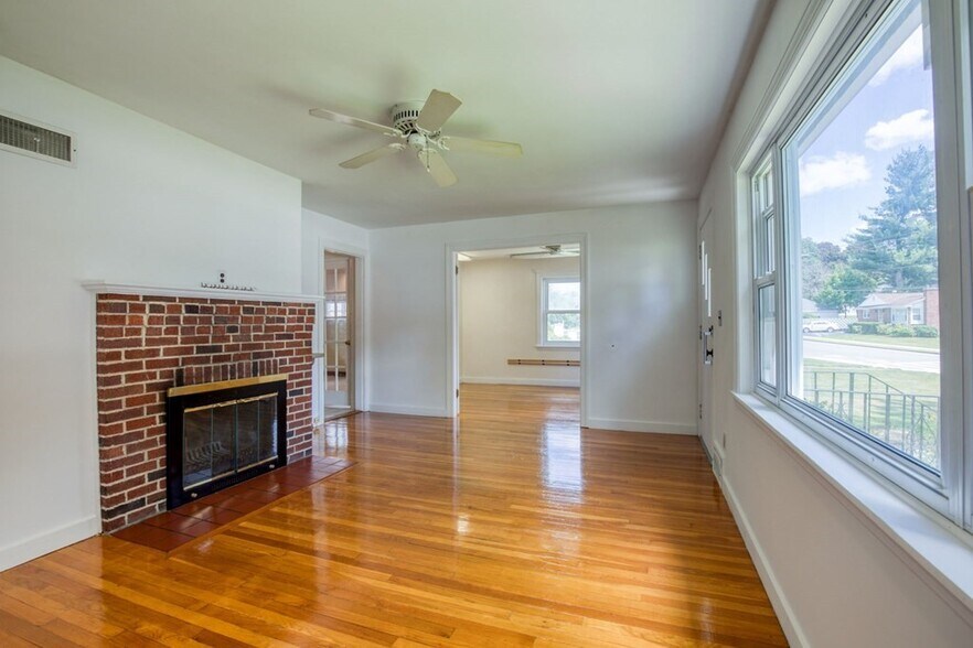 Building Photo - 485 Hamilton St