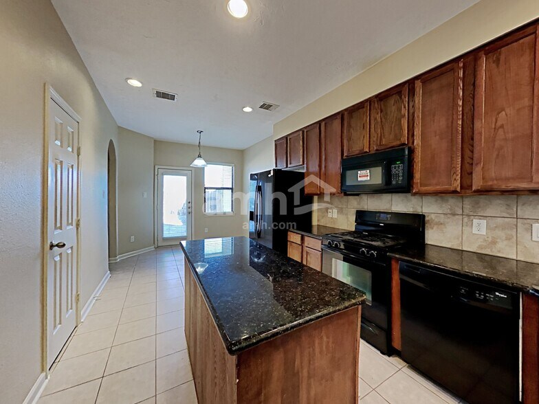 Building Photo - 29712 Buffalo Canyon Dr