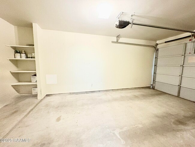 Building Photo - 23 Courtyard Cir