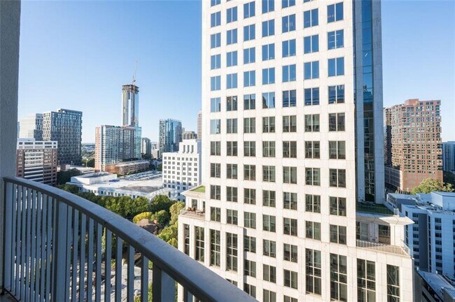 Building Photo - 943 Peachtree St NE