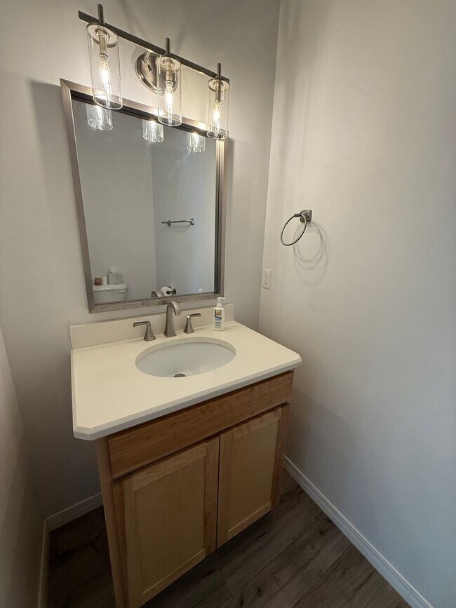 Building Photo - Beautiful home in Sonoma Springs! 4bed, 2.5 baths