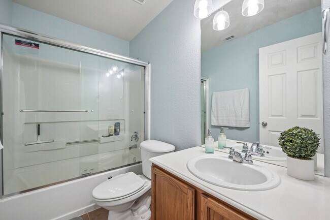 Building Photo - 2209 Stonepark Pl