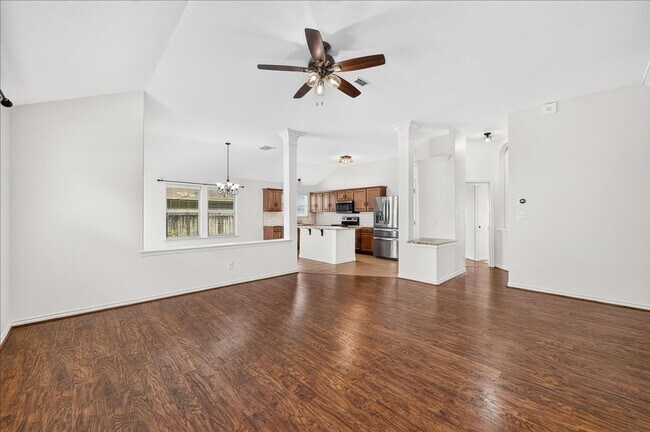 Building Photo - 3810 Los Arroyos Dr