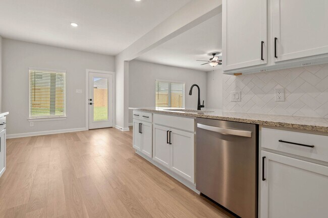 Building Photo - 21550 Bluebonnet Bay Dr