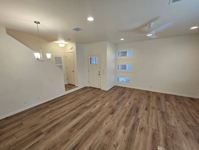 Building Photo - Beautiful, Newly-Built, Townhouse w/A/C & ...