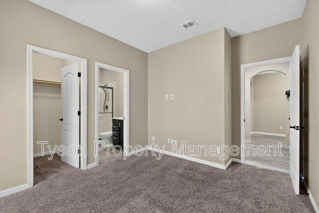 Building Photo - 8727 Placitas Roca Rd