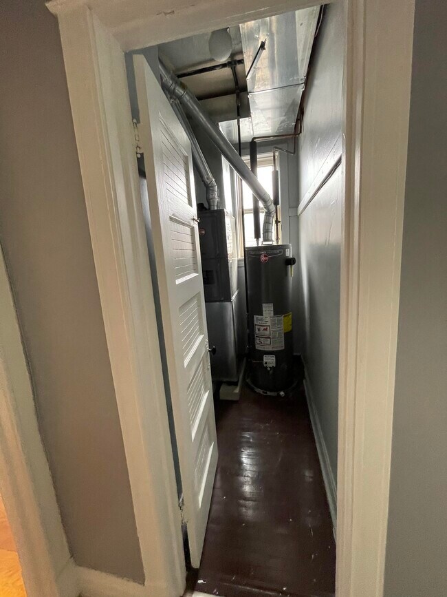 Building Photo - 2532 S Albany Ave