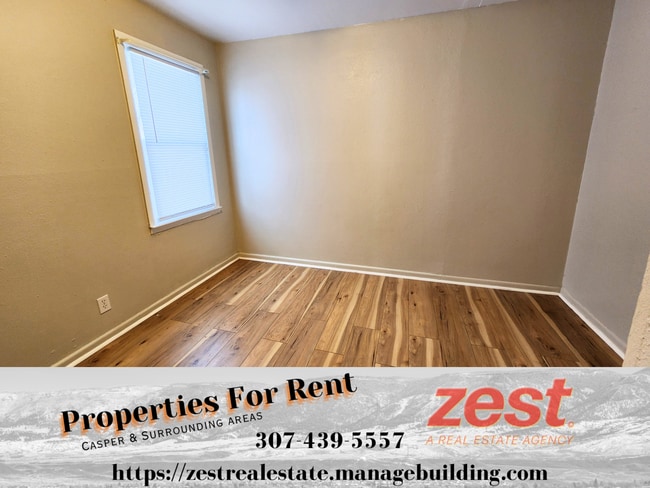 Building Photo - 2310 E 12th St