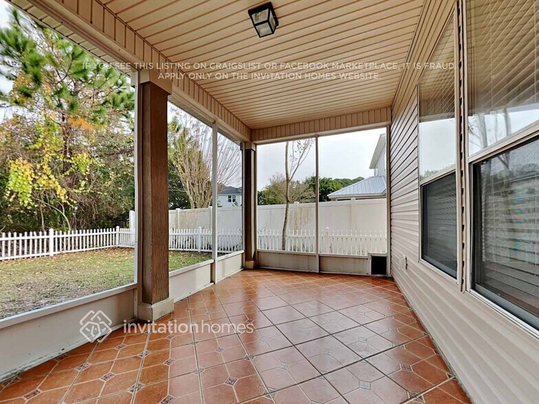 Building Photo - 216 N Hidden Tree Dr