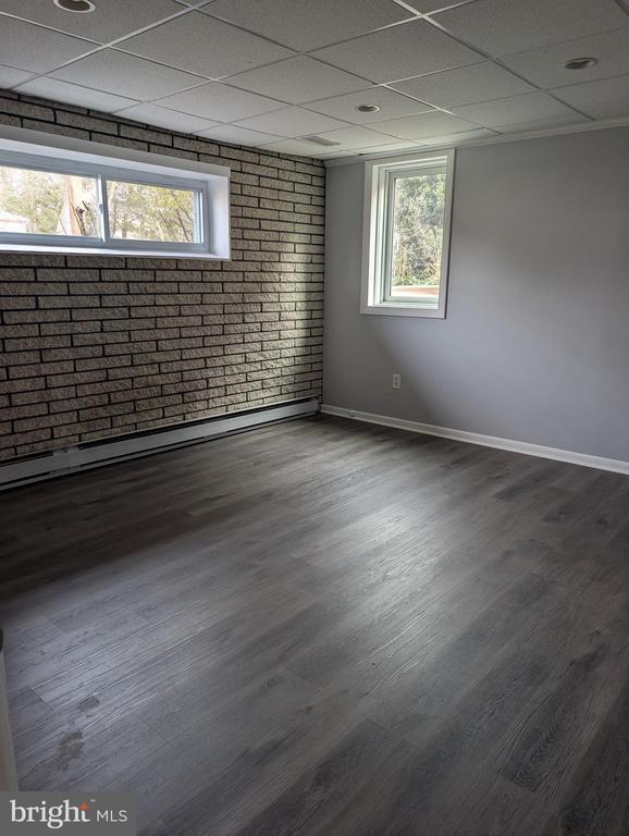 Building Photo - 5711 Berwyn Rd