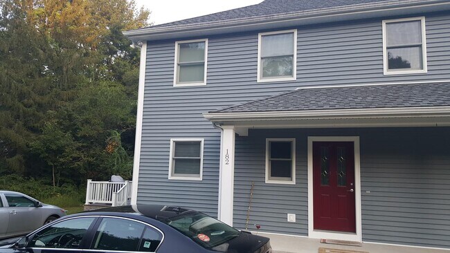 Primary Photo - 182 Pearl St