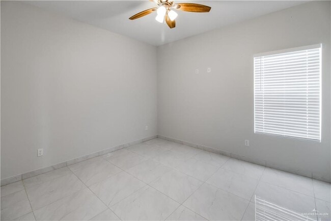 Building Photo - 18 Inspiration Rd