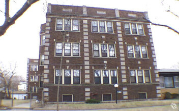 Building Photo - 619 E 89th Pl