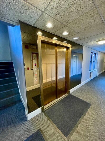 Building Photo - 141 Englewood Ave