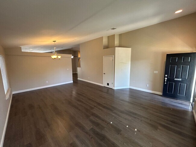 Building Photo - 1145 Stonecrest Dr