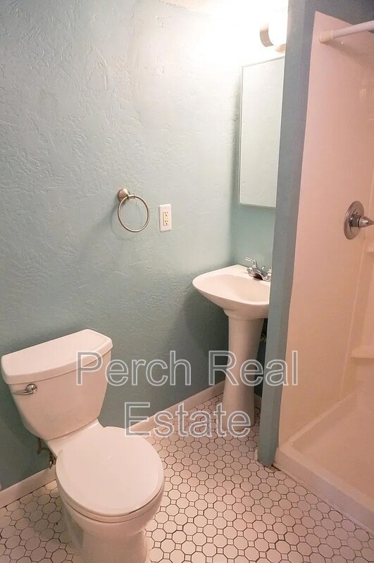 Building Photo - 2431 Grove St