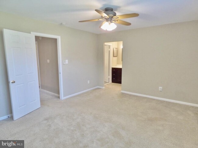 Building Photo - 10127 Ebenshire Ct