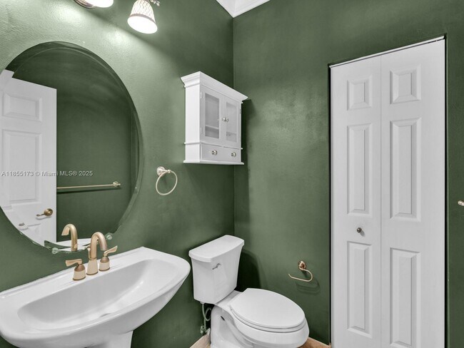 Building Photo - 2891 S Greenleaf Cir
