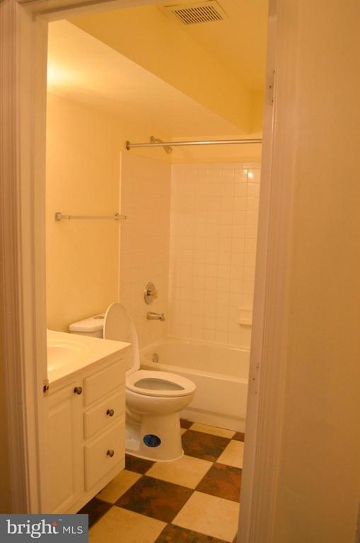Building Photo - 6863 Drifton Ct