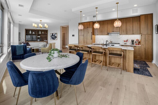 Building Photo - Stunning 2BR/2BA Luxury Condo // Capitol Hill Views // Garage Parking included