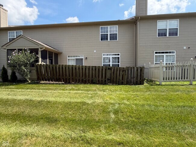Building Photo - 2424 Boyer Ln