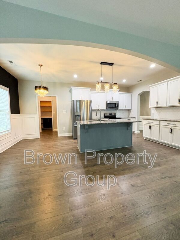 Building Photo - 179 Stafford Ave