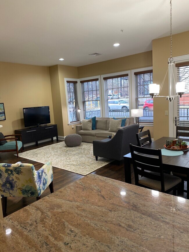 Building Photo - 30 Whistler Ct