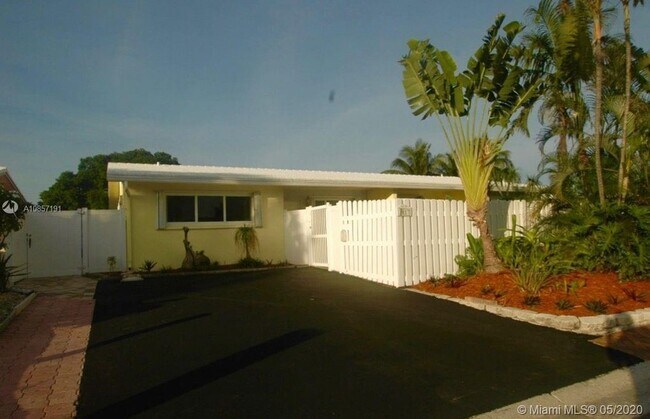 Building Photo - 1017 SW 12th Ct