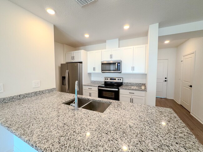 Building Photo - 9419 Westside Hls Dr