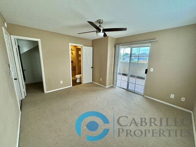 Building Photo - 1070 Felspar St