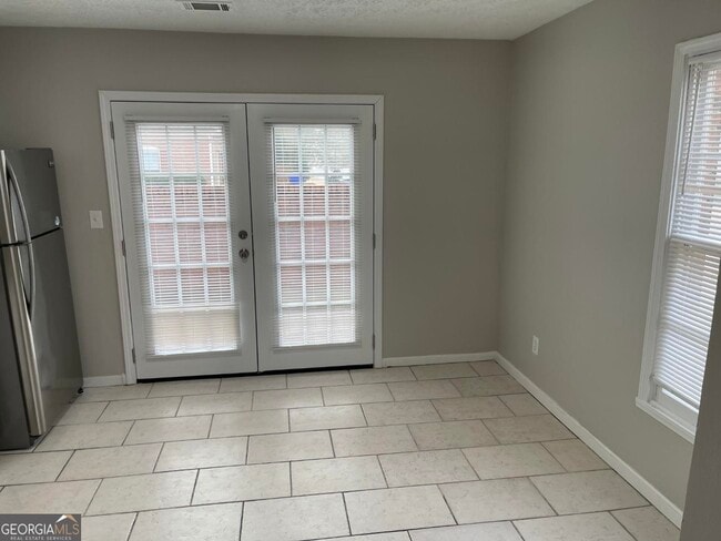 Building Photo - 859 Park Pl NE