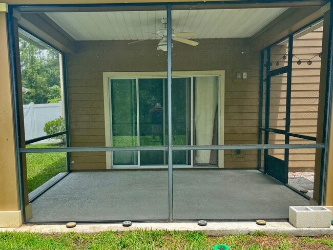 Building Photo - Spacious 5-Bedroom Home with Lawn Care Included!