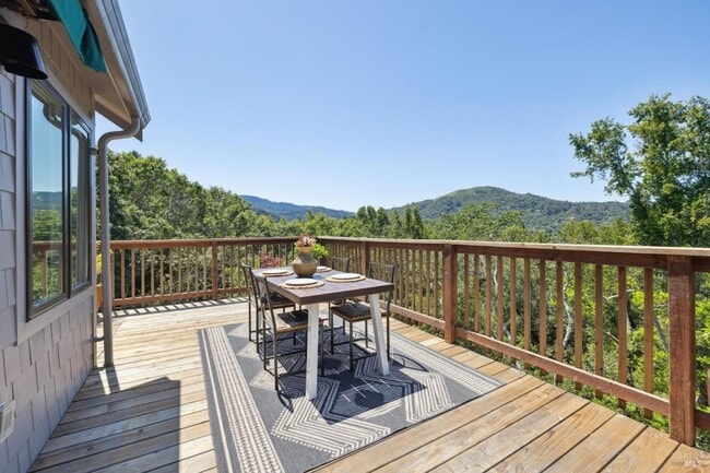 Building Photo - Newly Renovated Ross Four Bedroom & Three Bathroom Home on 1/2 acre with AC and Views