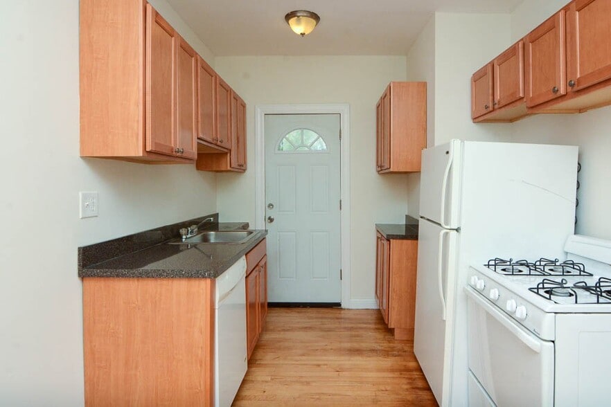 Building Photo - 3828.5 N Fremont St