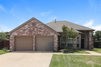 Building Photo - 1705 Green Terrace Dr
