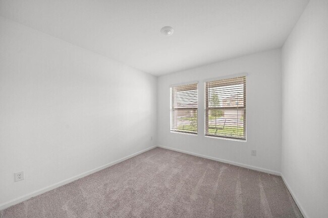 Building Photo - 27142 Breakaway Ln