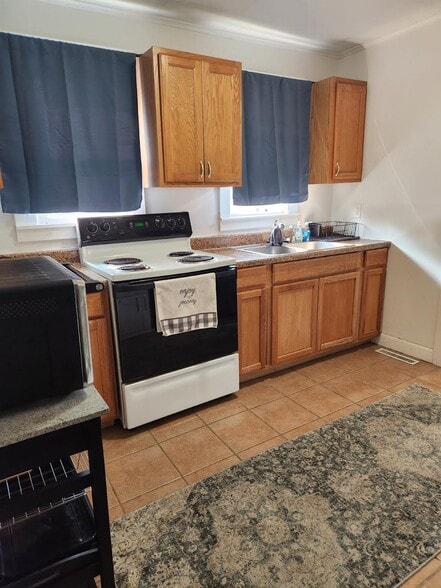 Building Photo - 2448 W Fair Ave