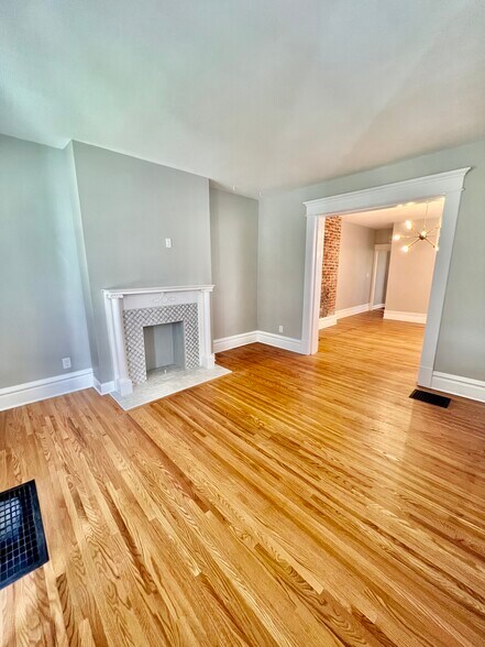 Building Photo - 739 Wilson Ave