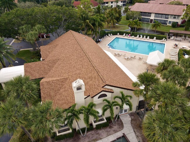 Building Photo - 3340 Lucerne Park Dr