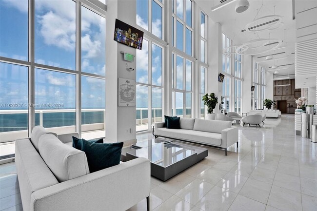 Building Photo - 1643 Brickell Ave