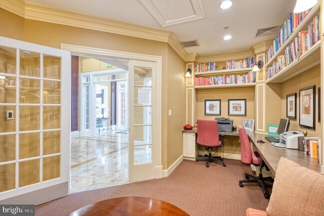 Building Photo - 400 Symphony Cir
