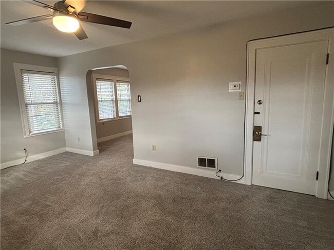 Building Photo - 2662 Beaver Rd