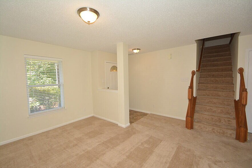 Building Photo - 6878 Merritt Ridge Way