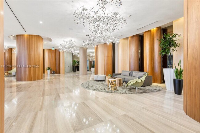 Building Photo - 488 NE 18th St